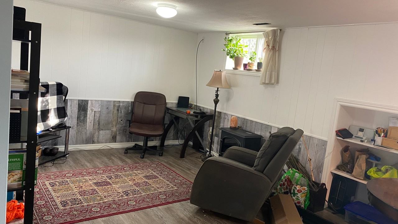 822 Roxborough Avenue - Photo 5 of 10