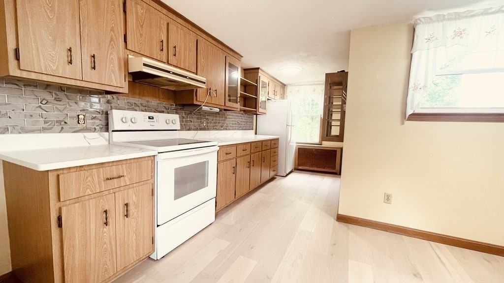 37 Chestnut St #NA - Photo 3 of 23