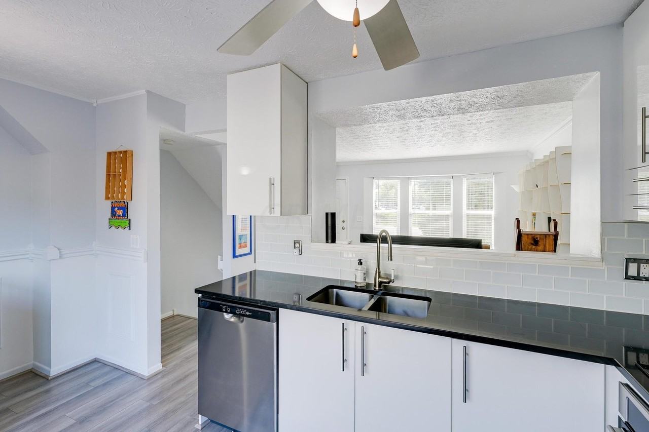 1064 Worthington Woods Blvd #17 - Photo 3 of 23