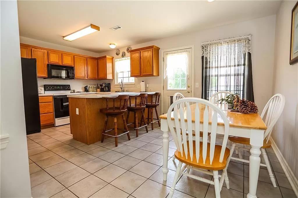 20649 Hillcrest Dr #NA - Photo 3 of 13