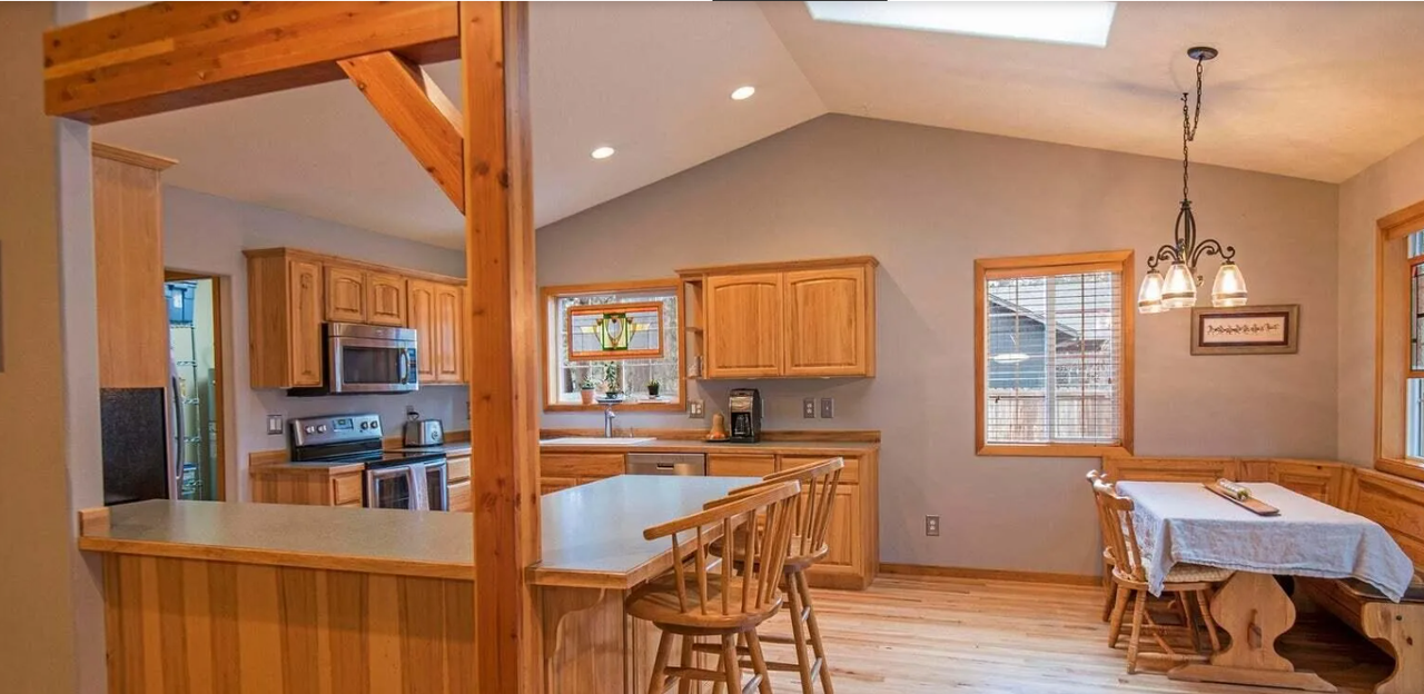 711 E Tyee Dr #NA - Photo 3 of 17