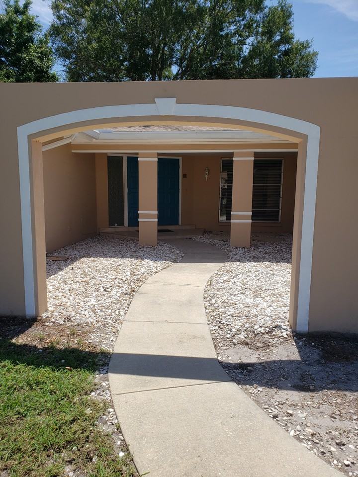 8060 Canterbury Cir #NA - Photo 2 of 18