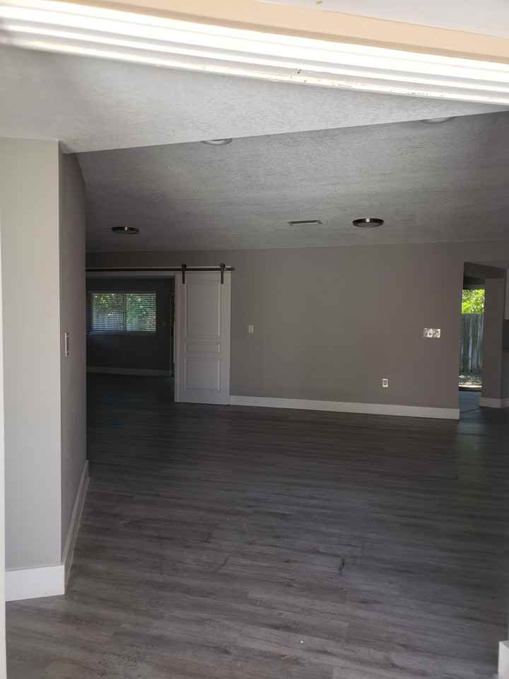 8060 Canterbury Cir #NA - Photo 3 of 18