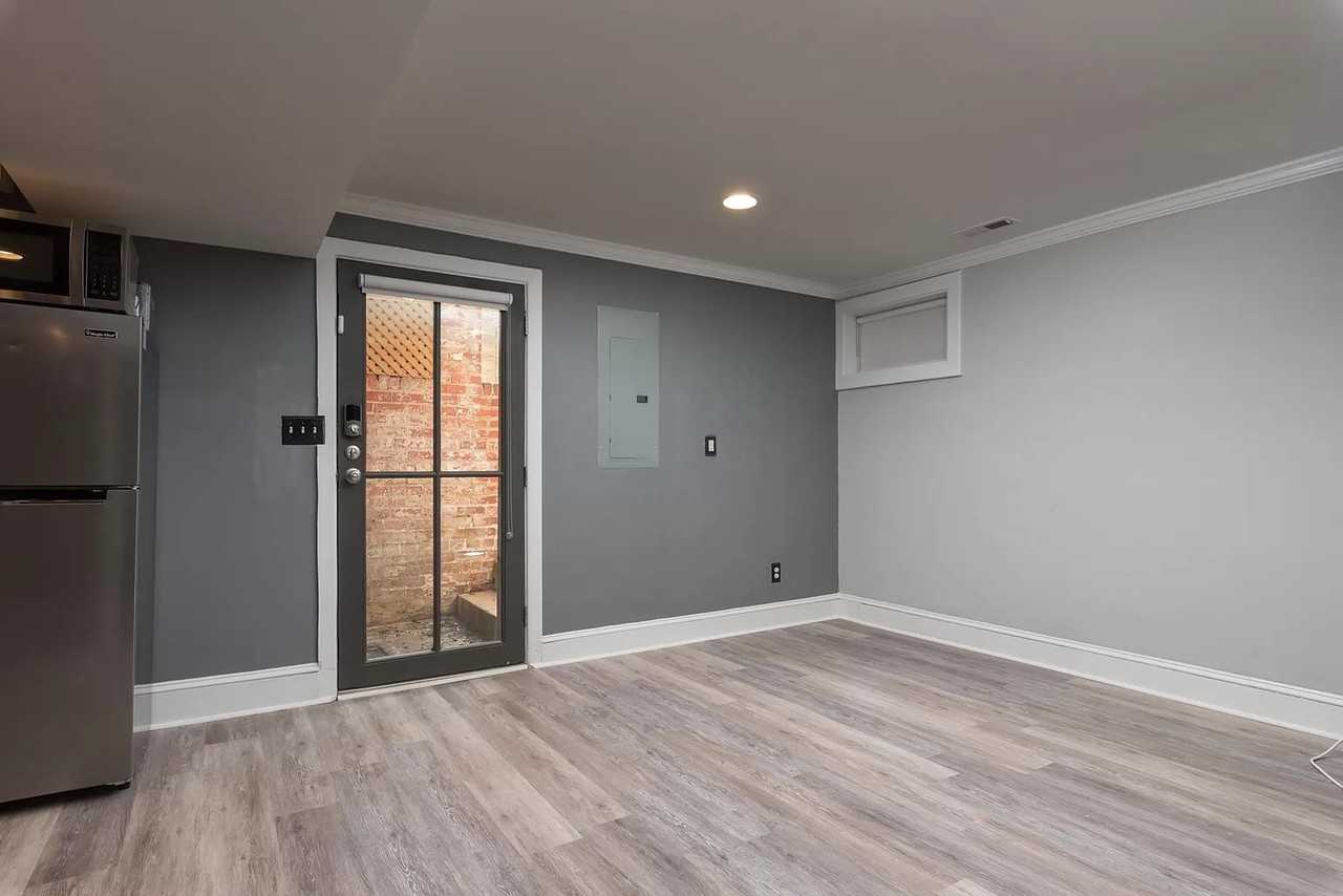 417 S Davis Ave #B - Photo 2 of 17