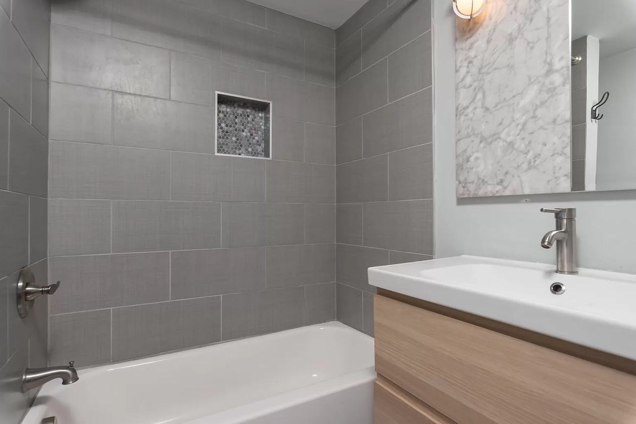 417 S Davis Ave #B - Photo 3 of 17