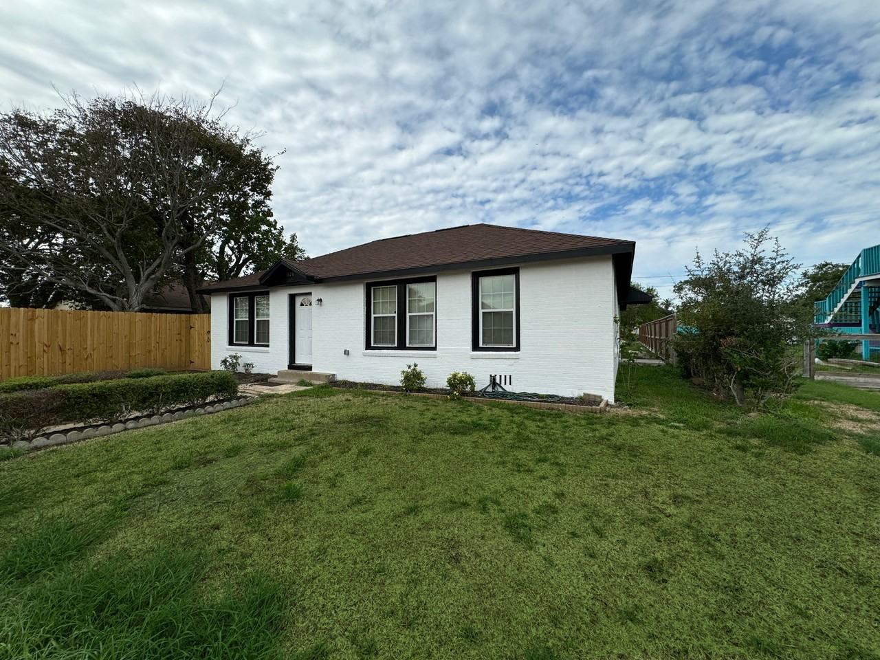 326 W Broad St #A - Photo 3 of 25