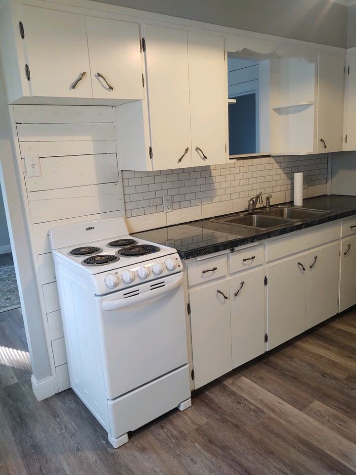 907 5th St #NA - Photo 2 of 8