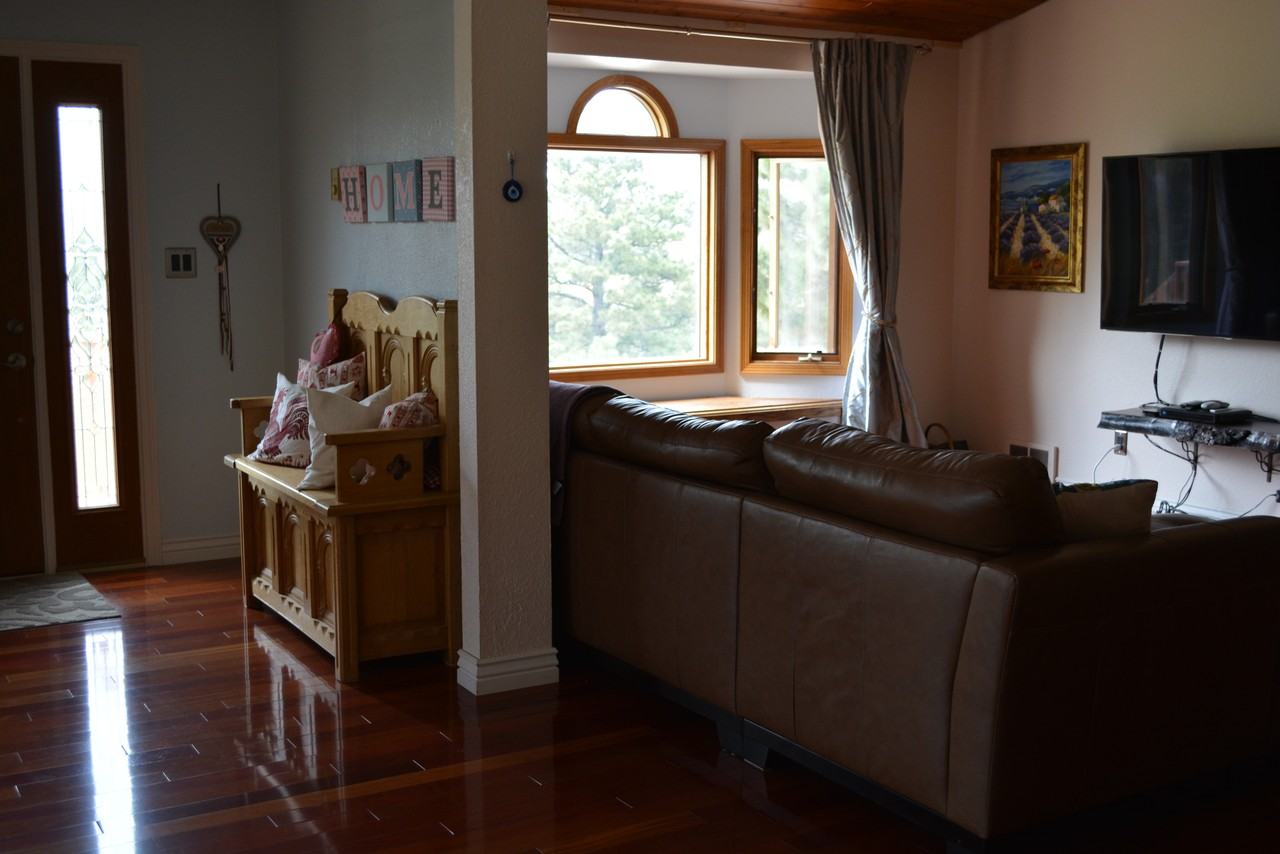 12145 Woodlake Rd - Photo 3 of 30