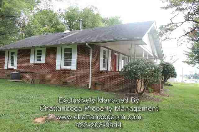 101 E School St - Photo 3 of 20