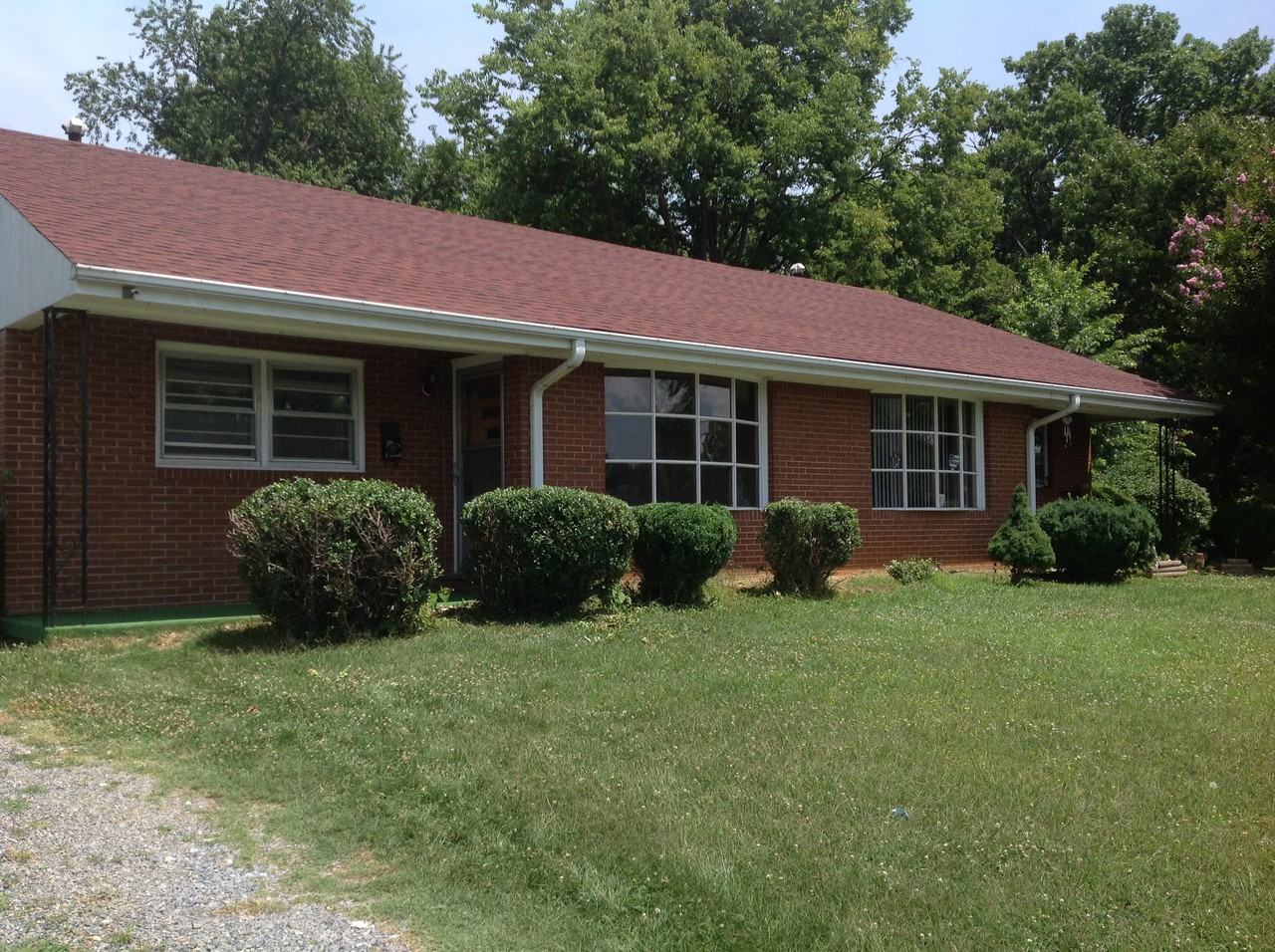 3432-3434 Crittendon Ave - Photo 2 of 4