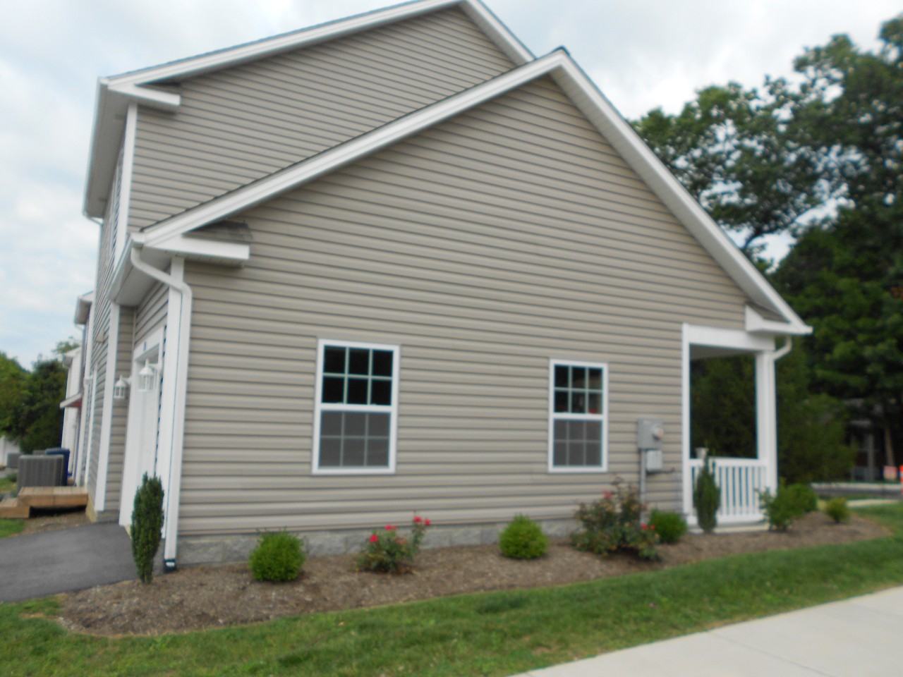 1733 Aden Lane - Photo 2 of 34