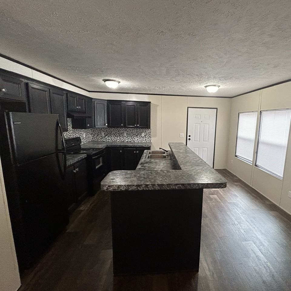 258 Silverdale Lane #38 - Photo 2 of 12