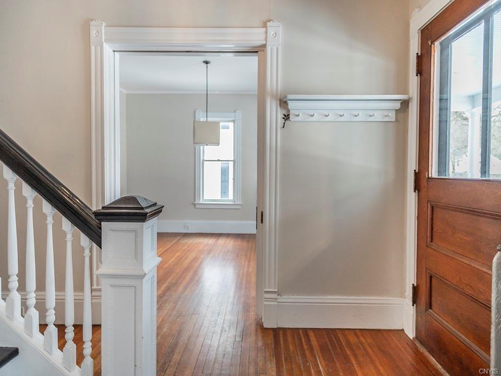 20 Albany St - Photo 3 of 33