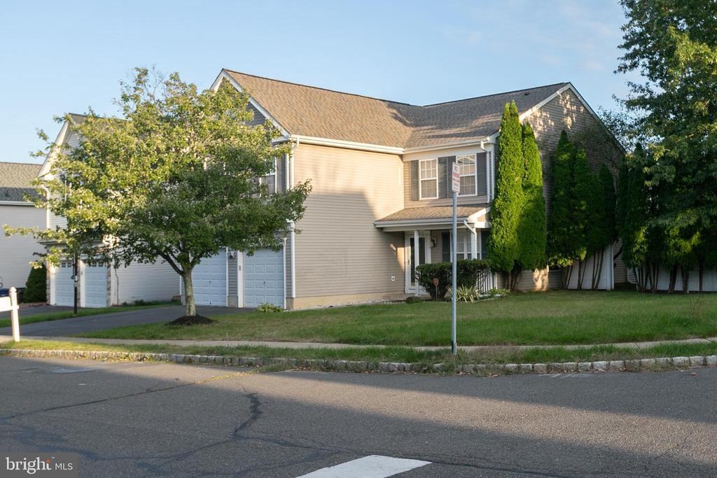 2 Durham Dr - Photo 2 of 31