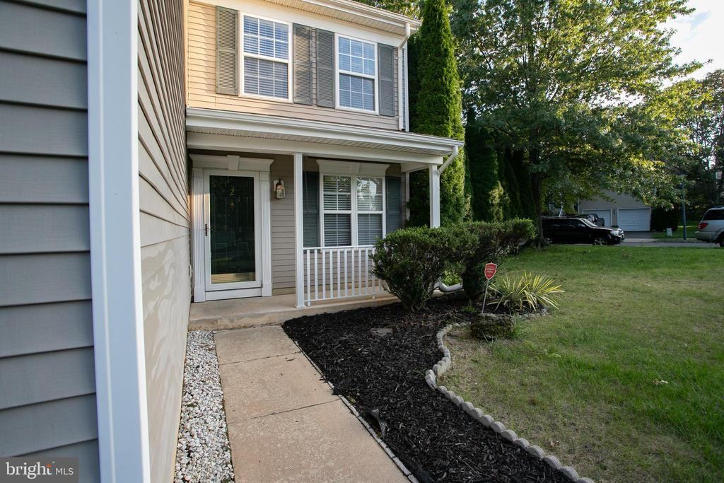 2 Durham Dr - Photo 3 of 31