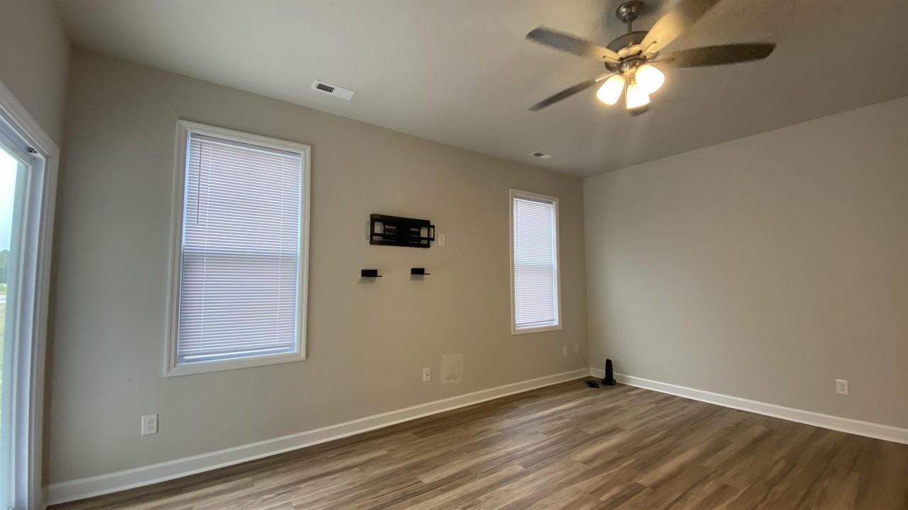 304 Otis Cv #1 - Photo 3 of 10