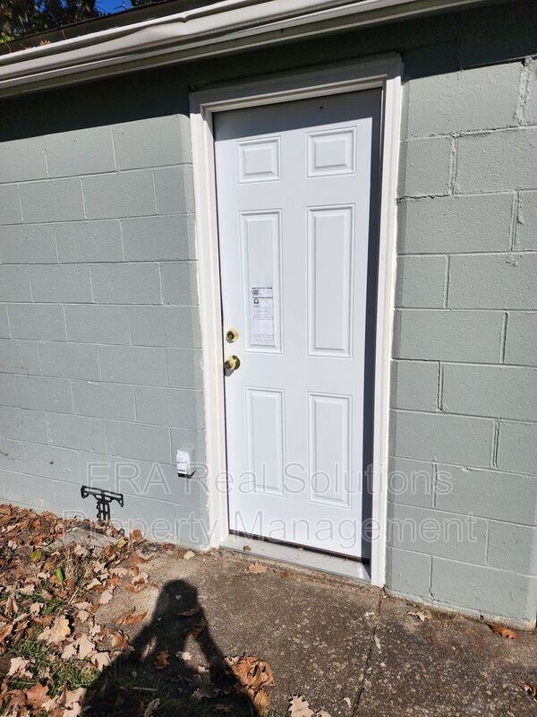 2485 Lois Dr - Photo 3 of 19