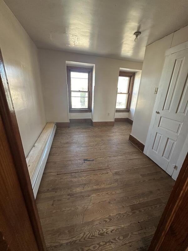 240 S Vine St - Photo 2 of 16