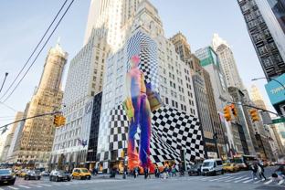 Louis Vuitton store front entrance in 1 East 57th Street, Manhattan, NYC.  Stock Photo