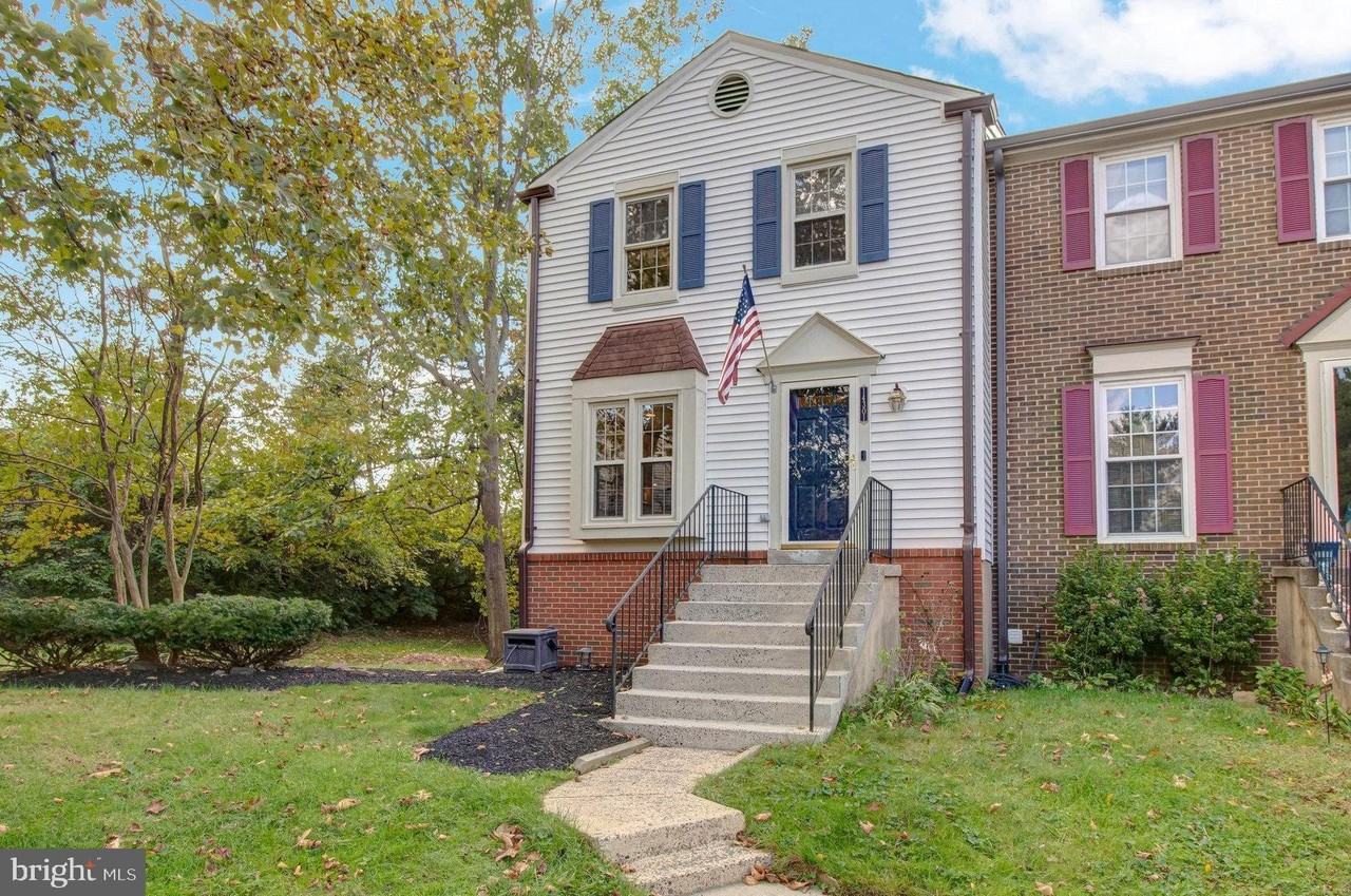 14301 Little Rocky Mountain Ct, Centreville, VA 20120 3 Bedroom House