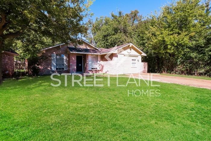 11151 Spottswood Dr - Photo 2 of 15