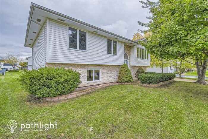 1812 Cumberland Dr - Photo 2 of 19