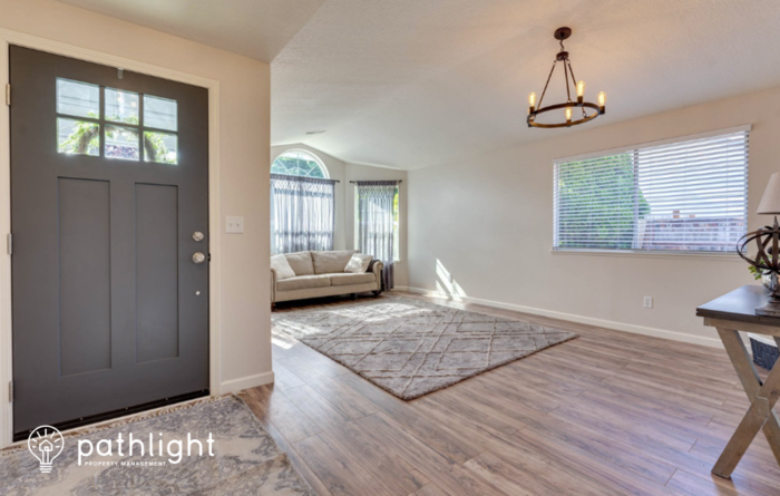 409 Ne 175th Ave - Photo 2 of 12