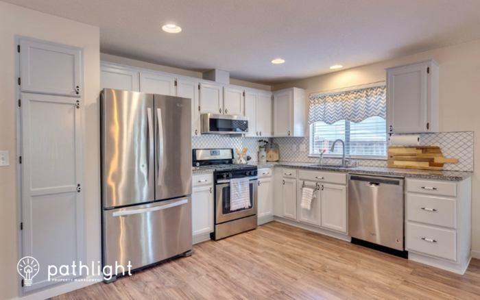 409 Ne 175th Ave - Photo 3 of 12