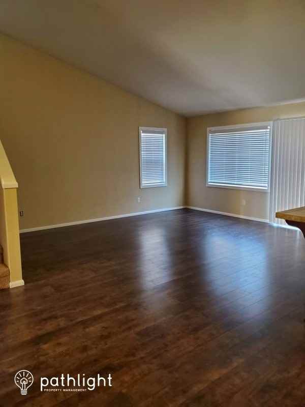 5519 Starlight St E - Photo 3 of 8