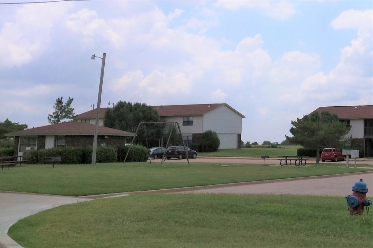 North Glen Apartments - Photo 6 of 12