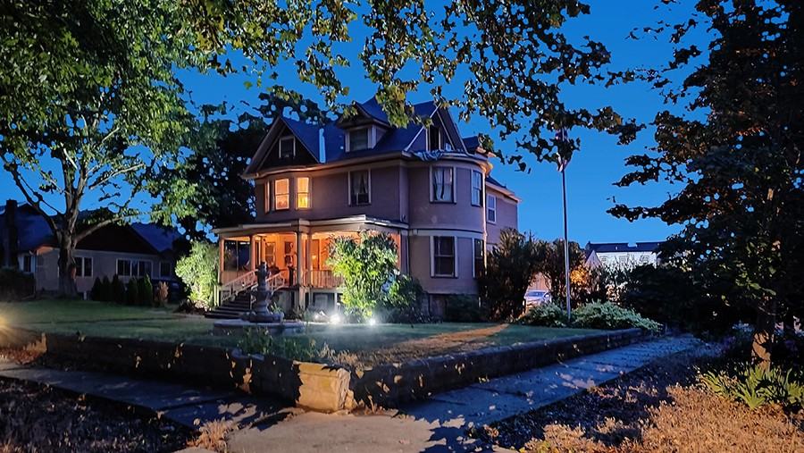 717 Sw 2nd St - Photo 2 of 15