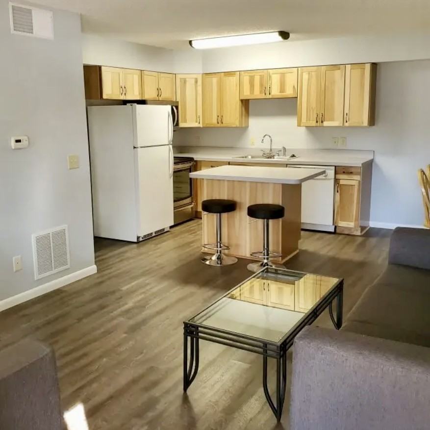 1010 1010 West Springfield AvenueBailey Apartments - Photo 4 of 11