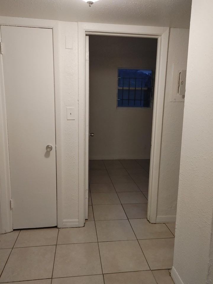 1820 Whitner StreetUnit 3 #3 - Photo 4 of 4