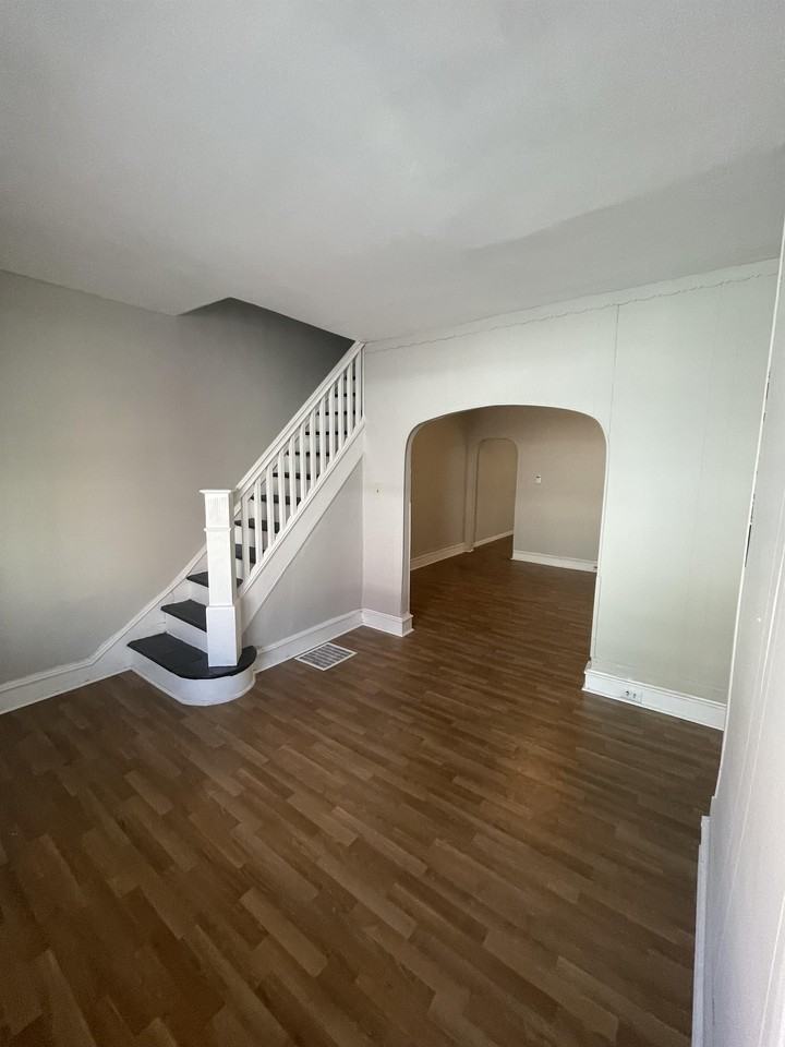 2828 W Clementine St #1 - Photo 2 of 15