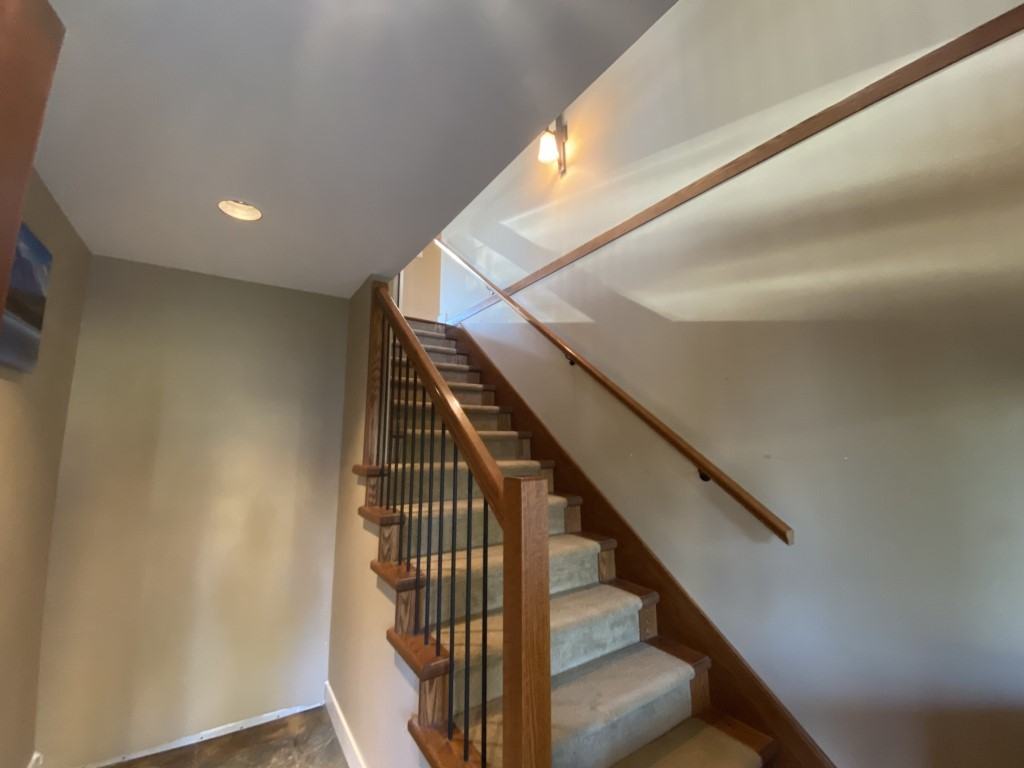 2878 Glen Eagle Cres - Photo 2 of 32