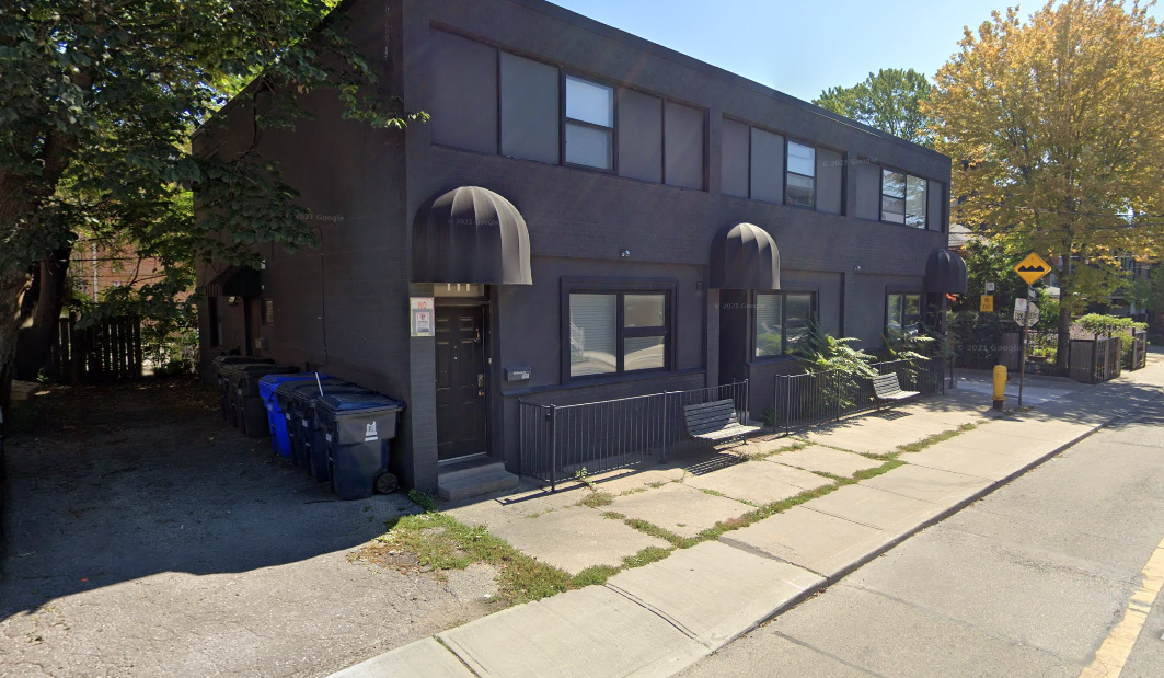 QUEEN ST E & KNOX AVE. Apartments 109 Knox Ave, Toronto, ON M4L 2P1