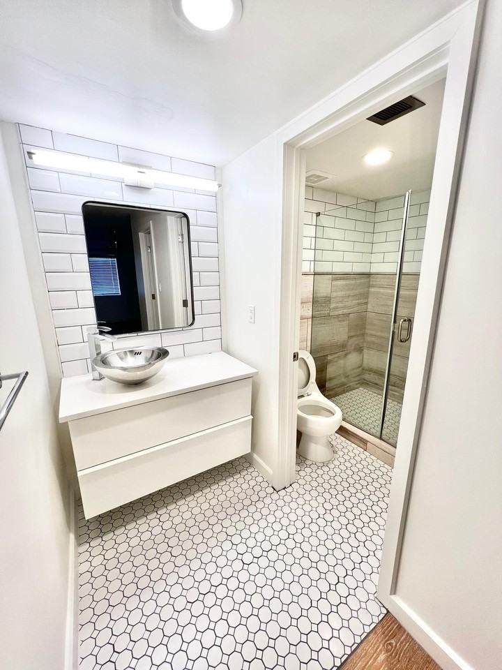 8310 W McDonald Dr - Photo 2 of 7