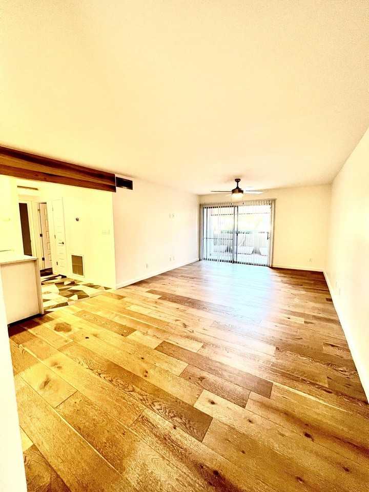 8310 W McDonald Dr - Photo 3 of 7