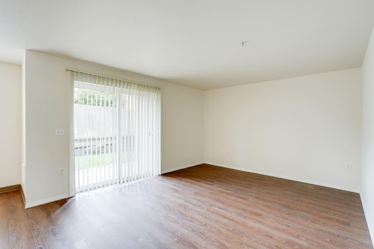 3661 River Rd N - Photo 6 of 31