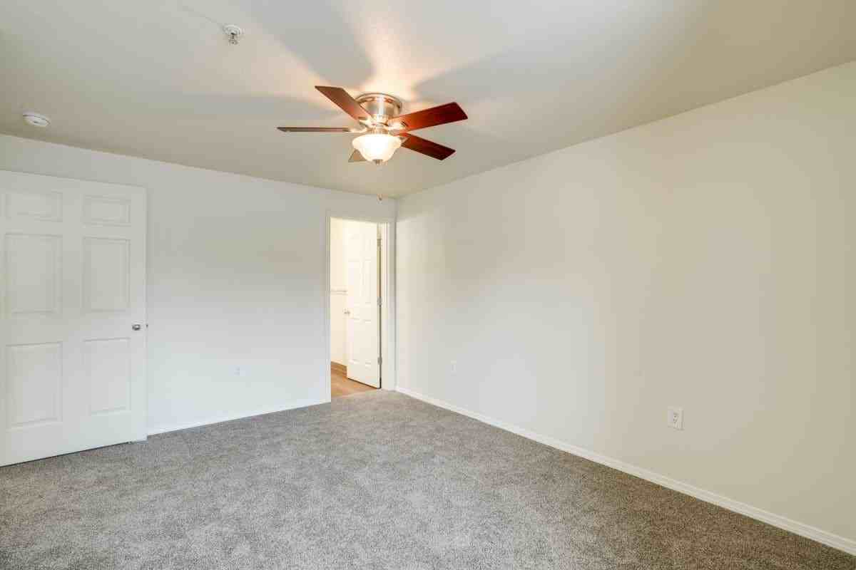 3661 River Rd N - Photo 2 of 31
