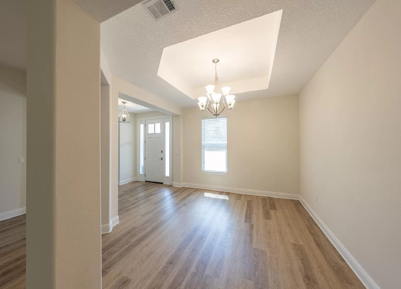 8016 Majestic Cypress Dr - Photo 2 of 8