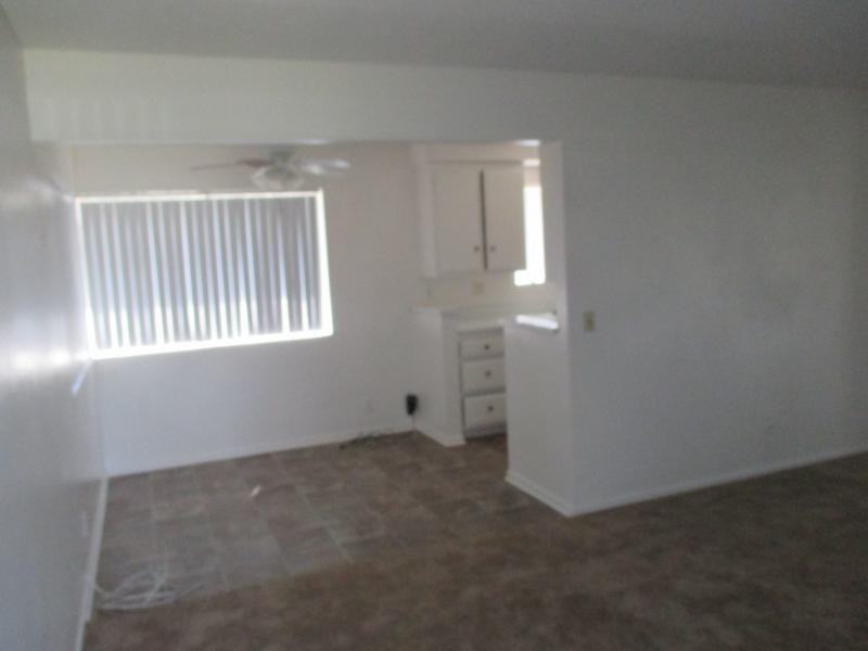 41637 Marine Dr - Photo 3 of 12