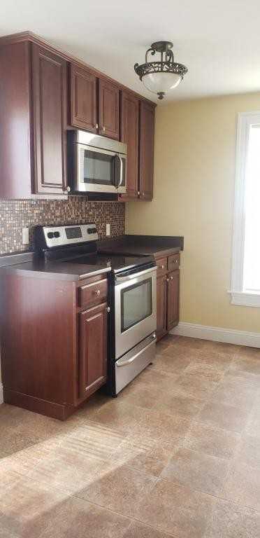 304 Grove St - Photo 6 of 10