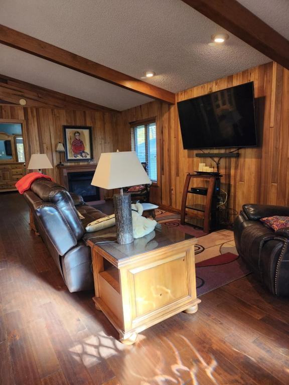33 Pine Valley Rd - Photo 2 of 16