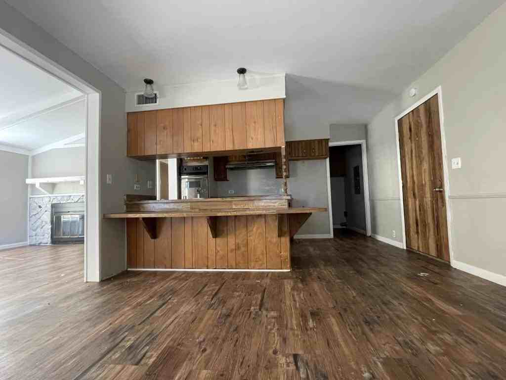 3105 Julie Ln - Photo 3 of 8