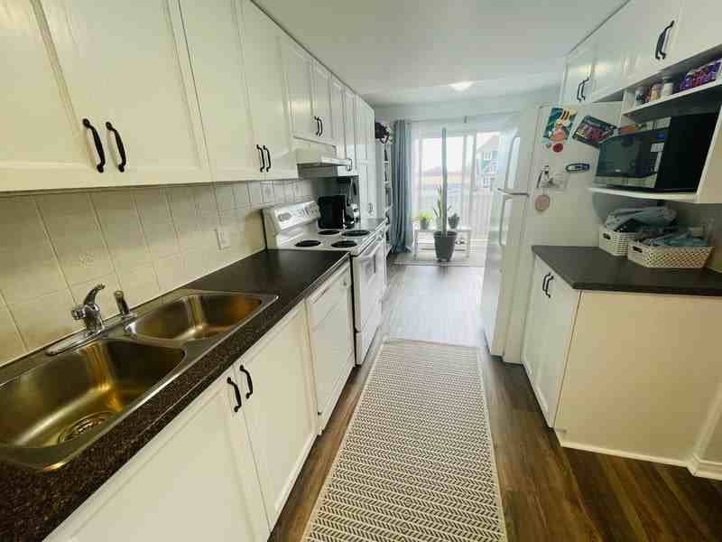 268 Meadowbreeze Dr - Photo 2 of 12