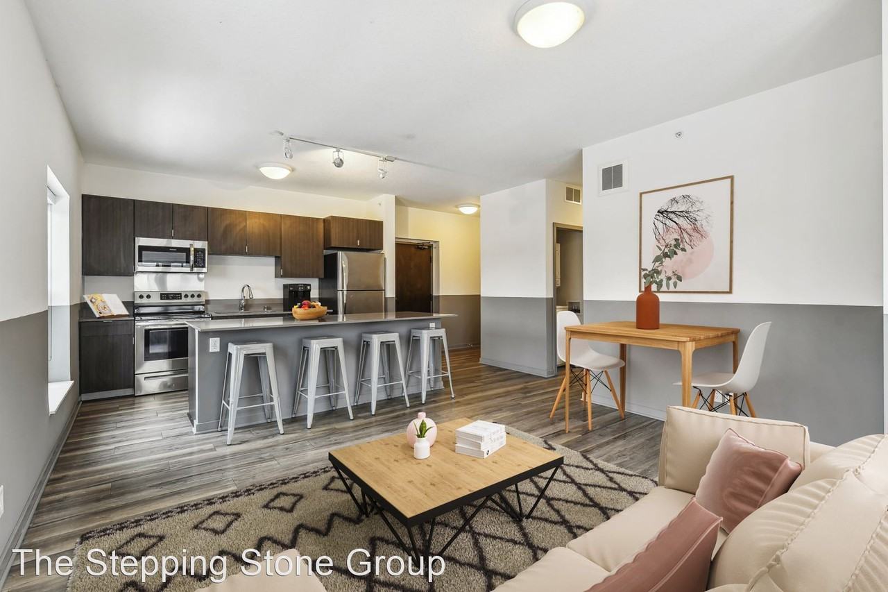 617 10th Avenue SE - Photo 2 of 19