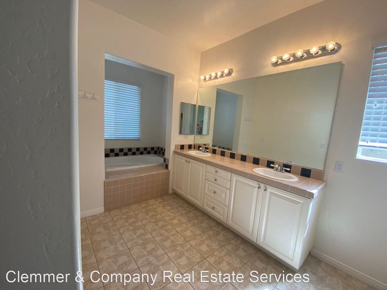 5312 Pelican Hill Dr - Photo 3 of 23