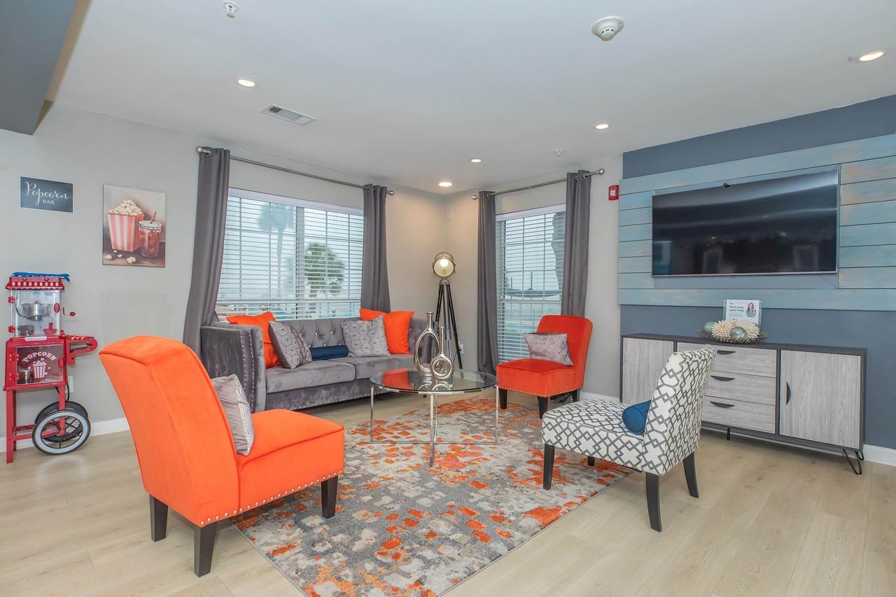 Encore on the Bay Apartments - Photo 3 of 45