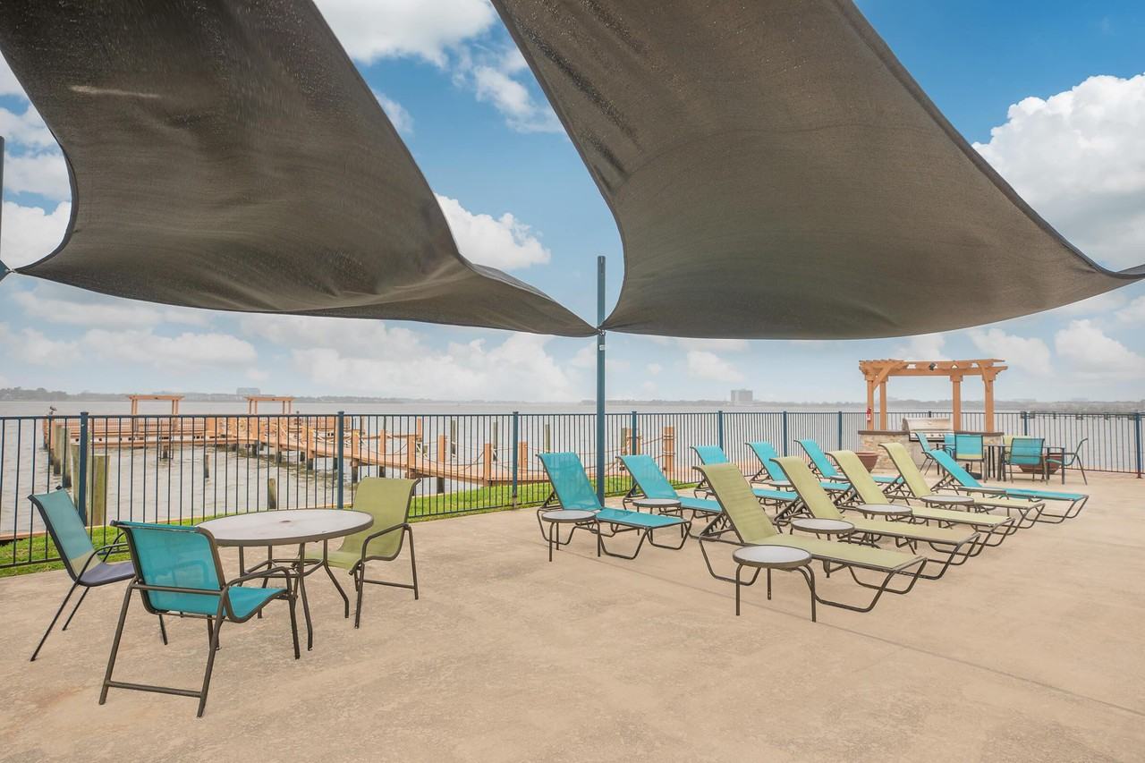 Encore on the Bay Apartments - Photo 6 of 45